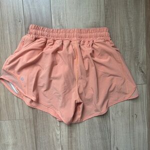 Lululemon orange high rise hotty hot short size 6 4”